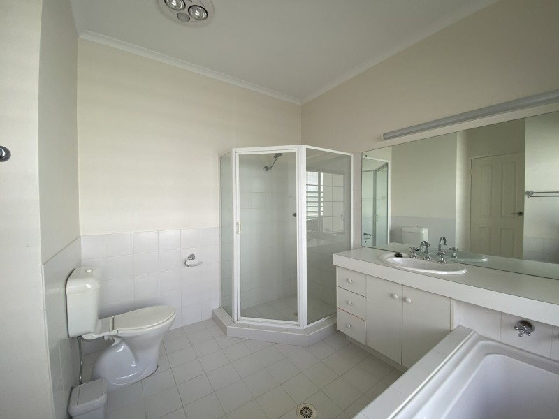 5 Cromwell Drive, Desert Springs NT 0870