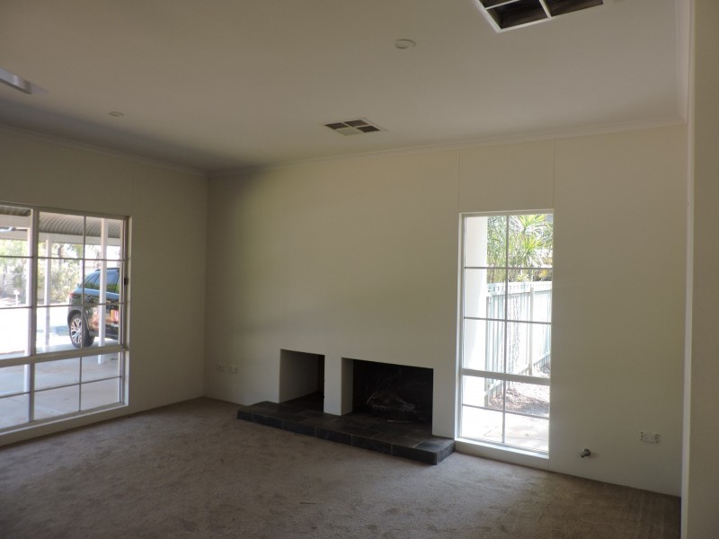 5 Cromwell Drive, Desert Springs NT 0870