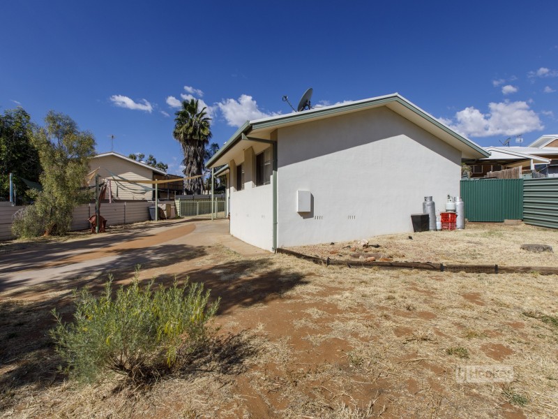 11 Latz Crescent, Larapinta NT 0870