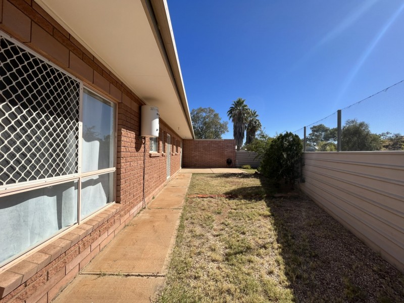 2/4 Baker Court, Larapinta NT 0875