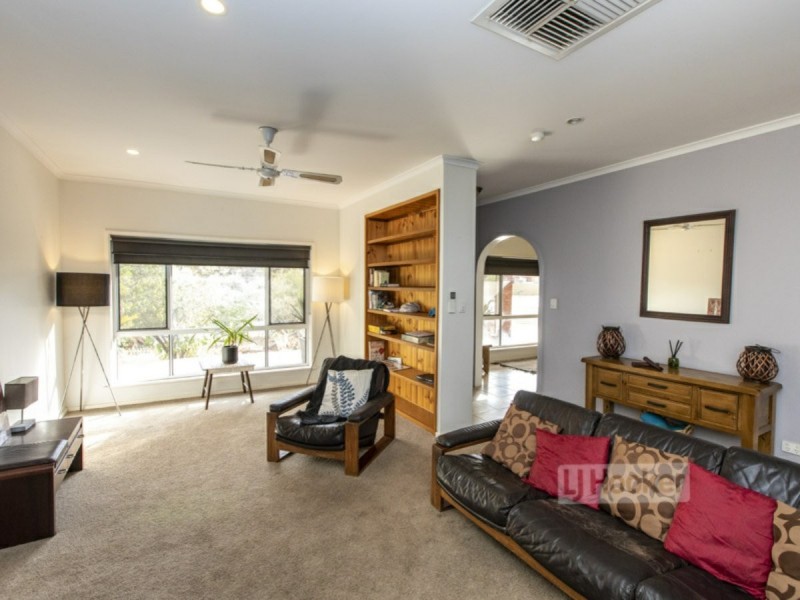 12 Battarbee Street, Araluen NT 0870