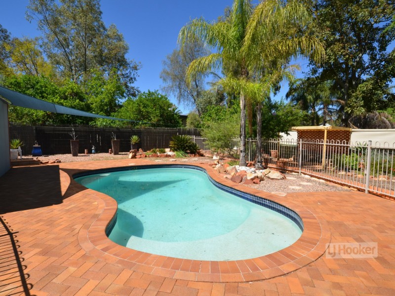 12 Battarbee Street, Araluen NT 0870