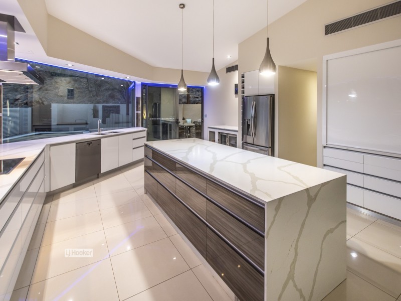 9 Range Crescent, Desert Springs NT 0870