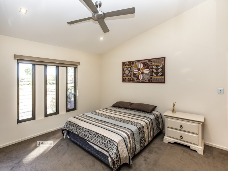 9 Range Crescent, Desert Springs NT 0870