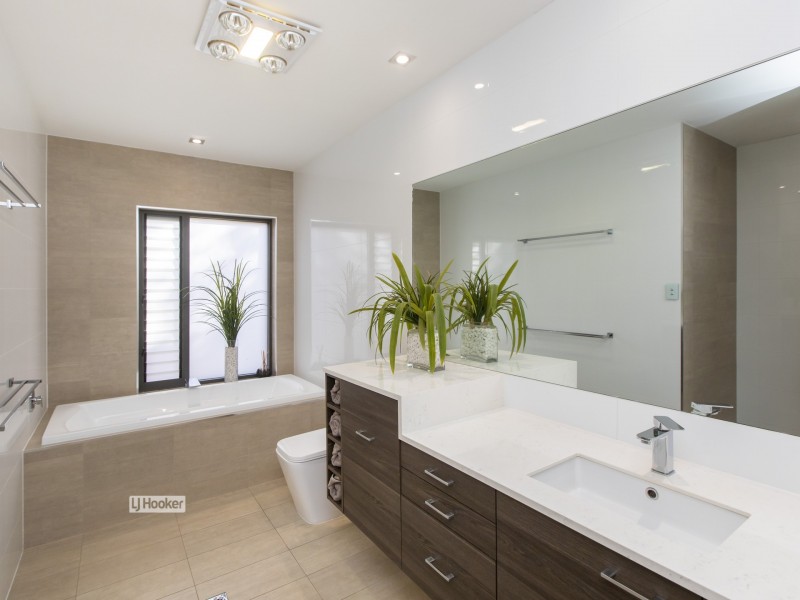 9 Range Crescent, Desert Springs NT 0870