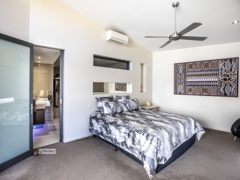 9 Range Crescent, Desert Springs NT 0870