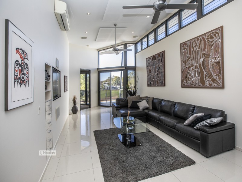 9 Range Crescent, Desert Springs NT 0870