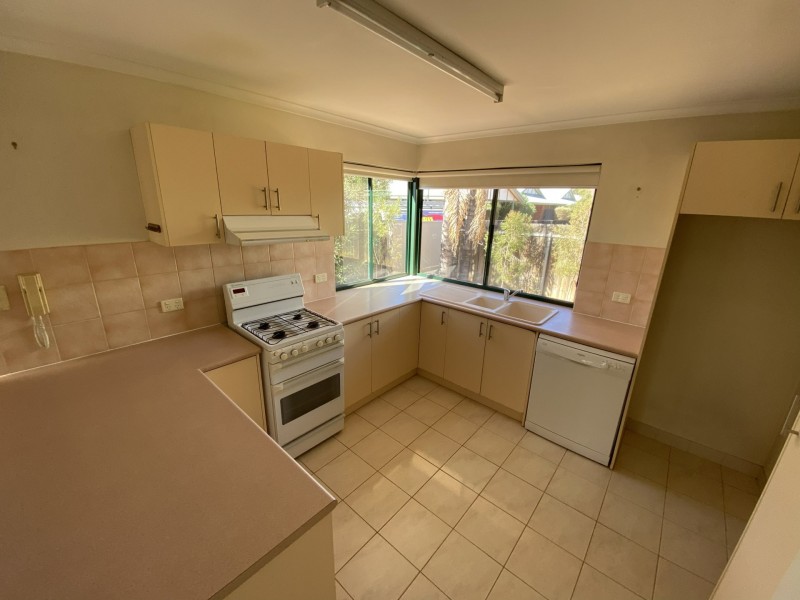 14/6 Caterpillar Court, Desert Springs NT 0870