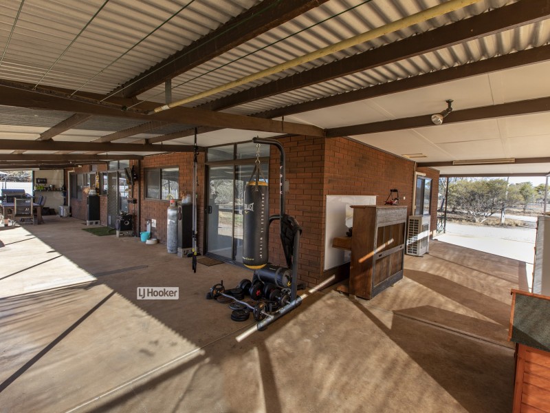 24 Grasstree Road, Connellan NT 0870