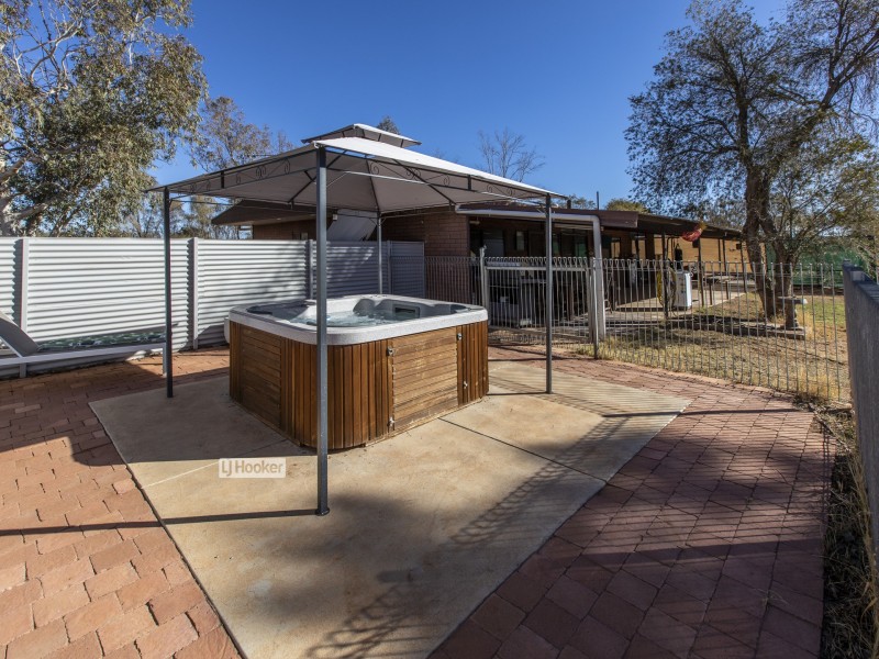 24 Grasstree Road, Connellan NT 0870