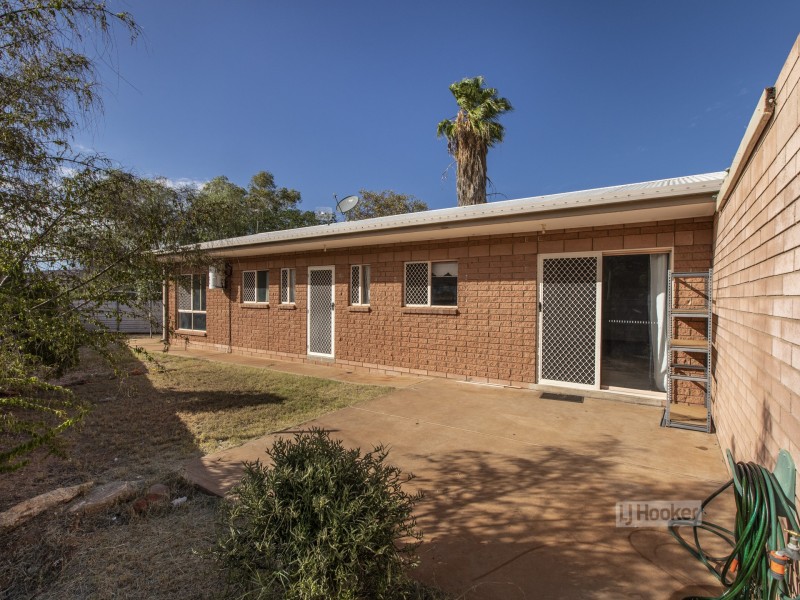1 & 2/4 Baker Court, Larapinta NT 0875