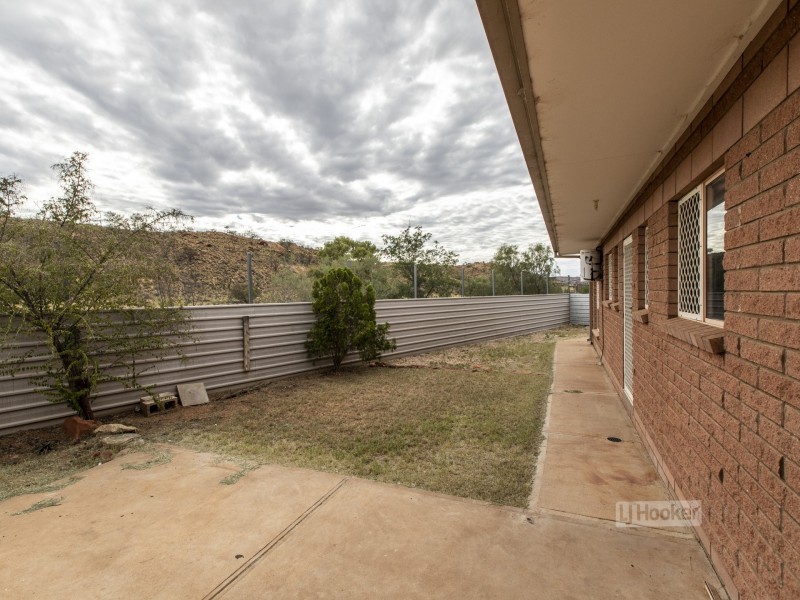 1 & 2/4 Baker Court, Larapinta NT 0875