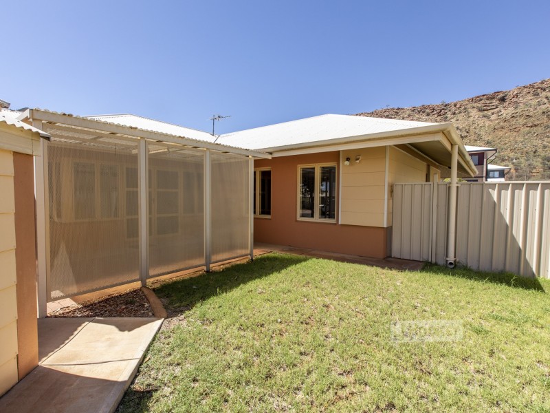14 Clough Place, Mount Johns NT 0870