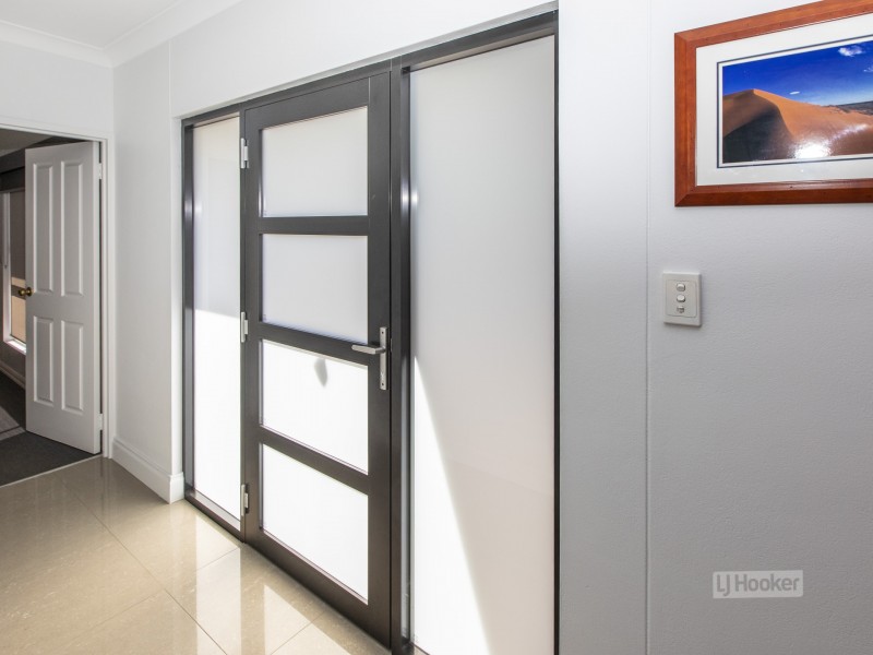 90 Cromwell Drive, Desert Springs NT 0870