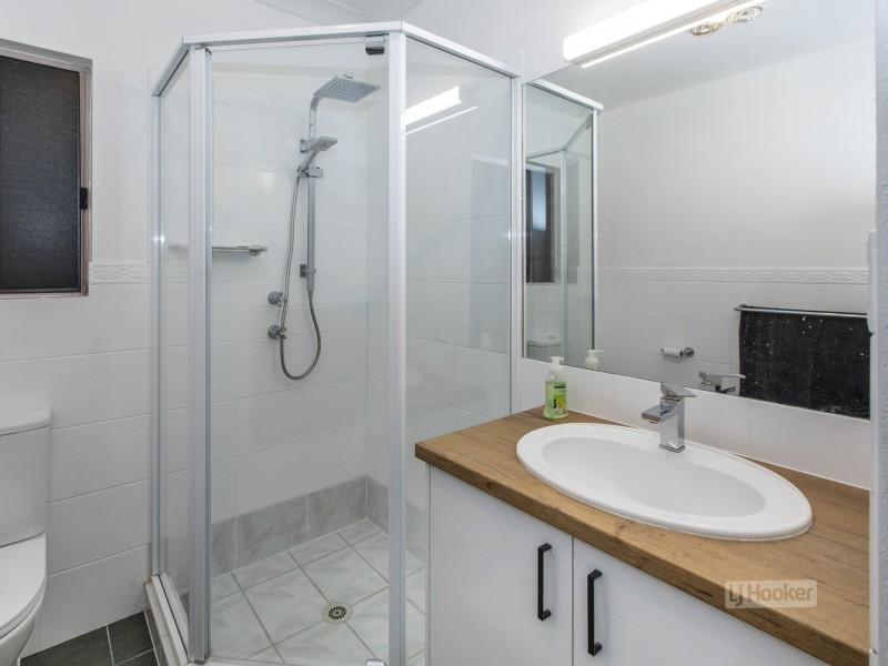 90 Cromwell Drive, Desert Springs NT 0870