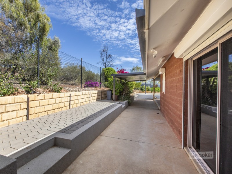 90 Cromwell Drive, Desert Springs NT 0870