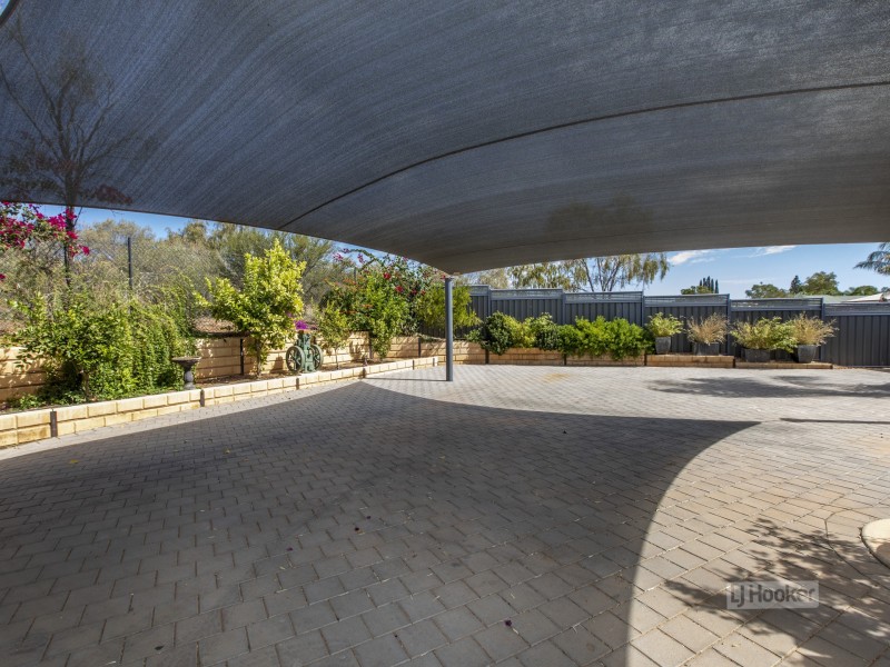 90 Cromwell Drive, Desert Springs NT 0870