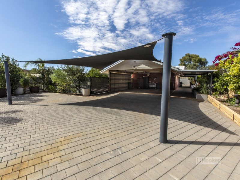 90 Cromwell Drive, Desert Springs NT 0870