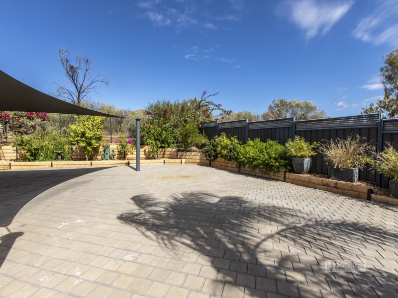 90 Cromwell Drive, Desert Springs NT 0870