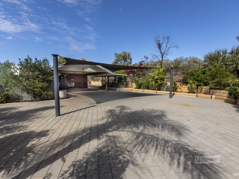 90 Cromwell Drive, Desert Springs NT 0870
