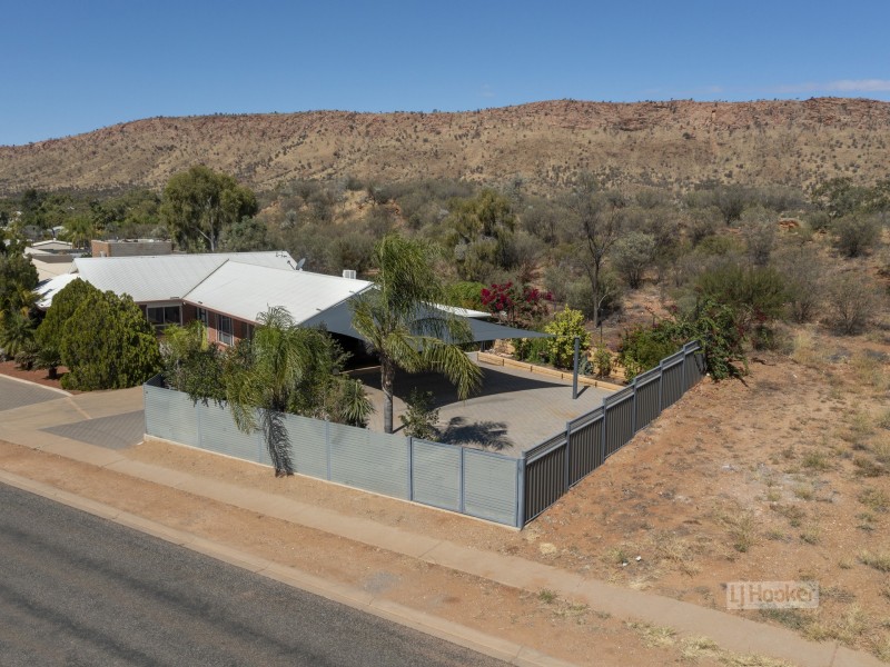 90 Cromwell Drive, Desert Springs NT 0870