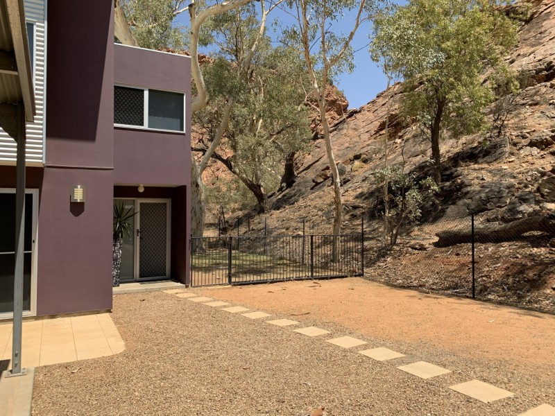 Unit 20/70 Palm Circuit, Ross NT 0870