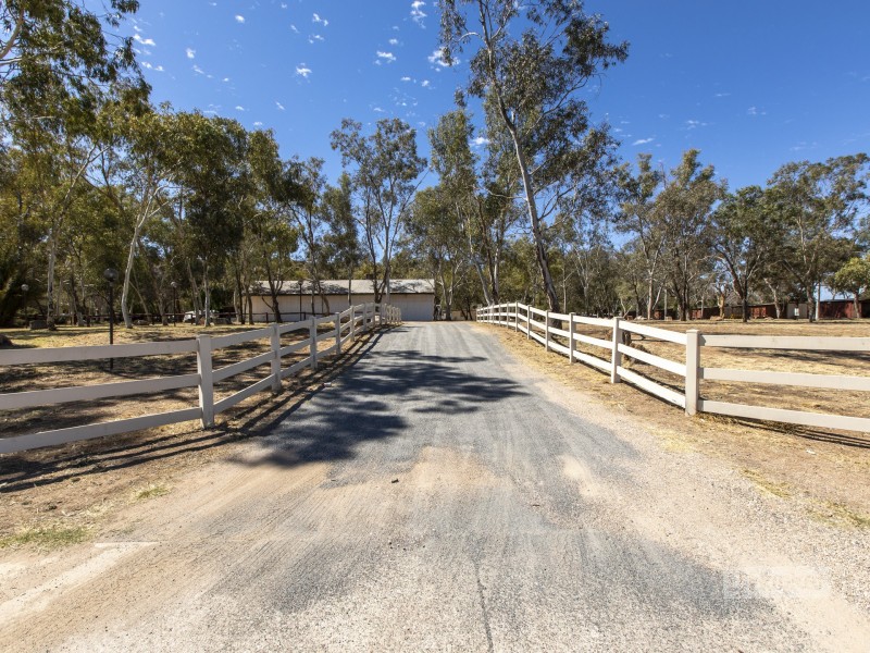 53 Ross Highway, Ross NT 0870