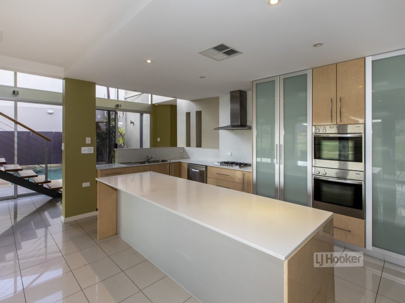 6 Coppock Court, Desert Springs NT 0870