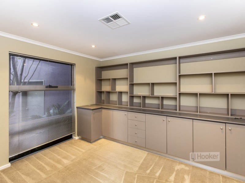 6 Coppock Court, Desert Springs NT 0870