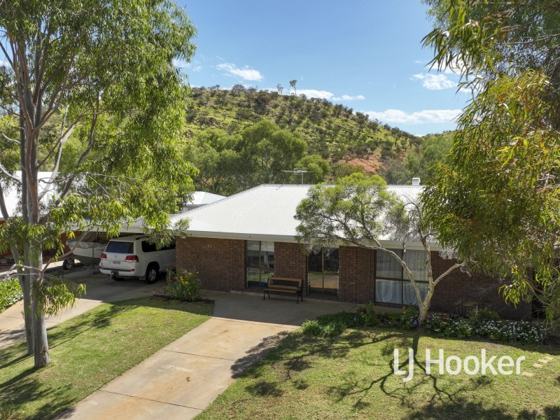82 Hillside Gardens, Desert Springs NT 0870