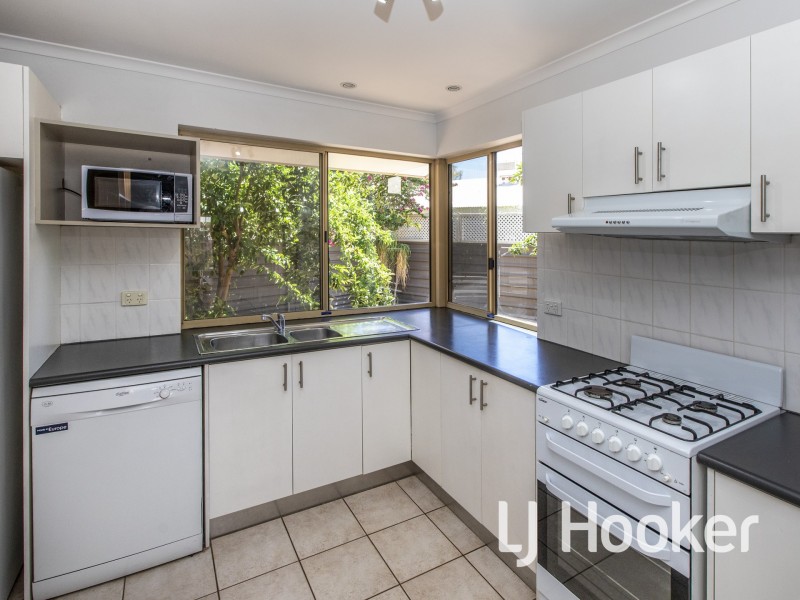 5/4 Caterpillar Court, Desert Springs NT 0870