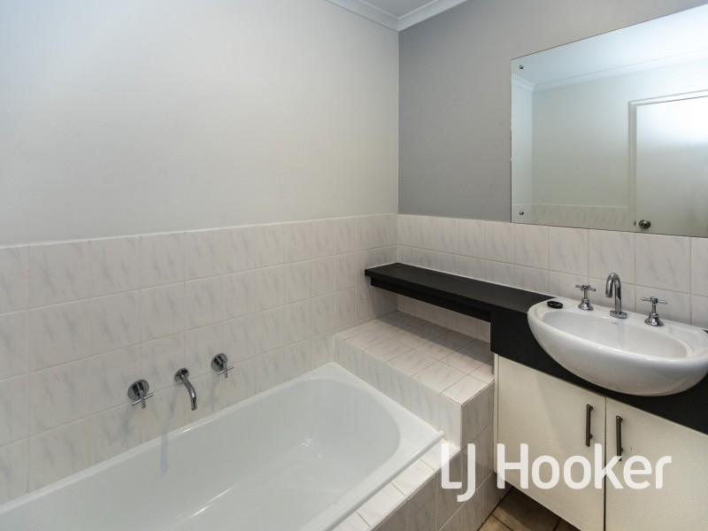 5/4 Caterpillar Court, Desert Springs NT 0870