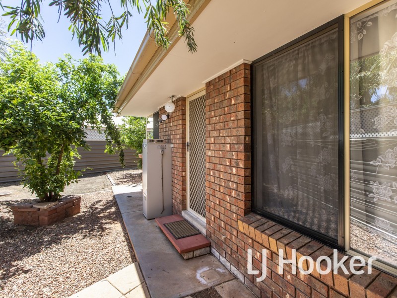 5/4 Caterpillar Court, Desert Springs NT 0870