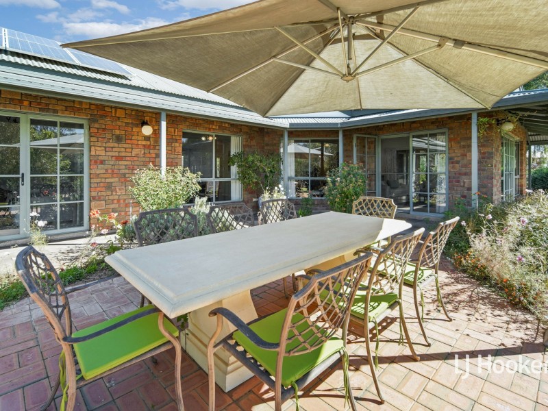 4902 Chateau Road, Connellan NT 0870