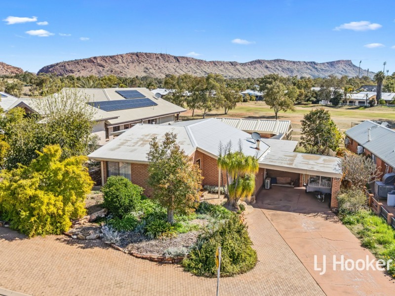 32 Cromwell Drive, Desert Springs NT 0870