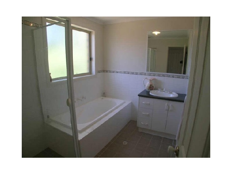 11 John Dallwitz Avenue, Angaston SA 5353