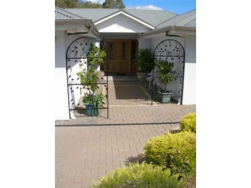 4 Barons Court, Greenock SA 5360