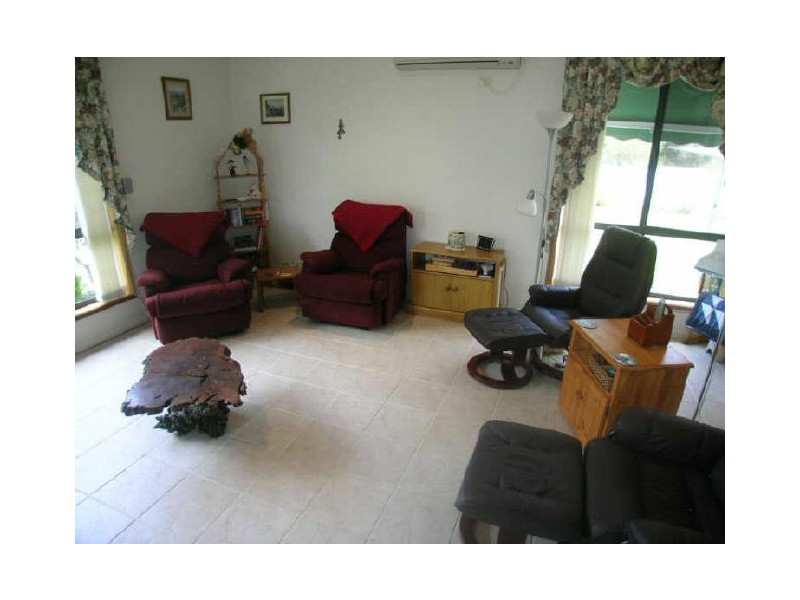 4 Barons Court, Greenock SA 5360