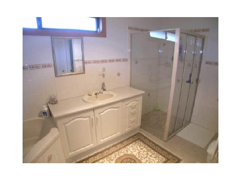 4 Barons Court, Greenock SA 5360