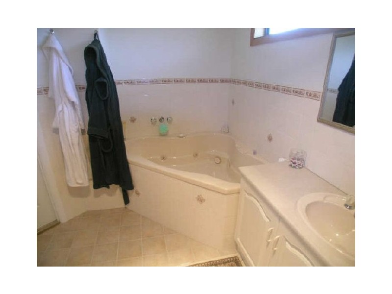 4 Barons Court, Greenock SA 5360