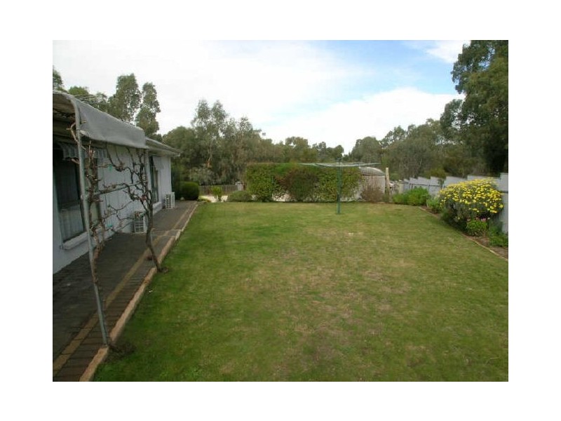 4 Barons Court, Greenock SA 5360