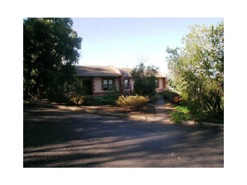 2 Moculta Road, Angaston SA 5353