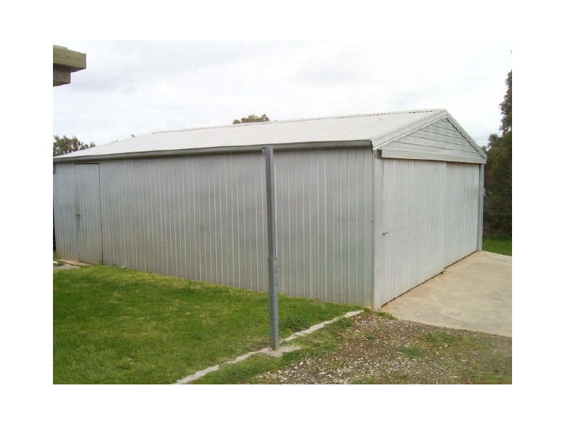 4 Flora Street, Greenock SA 5360