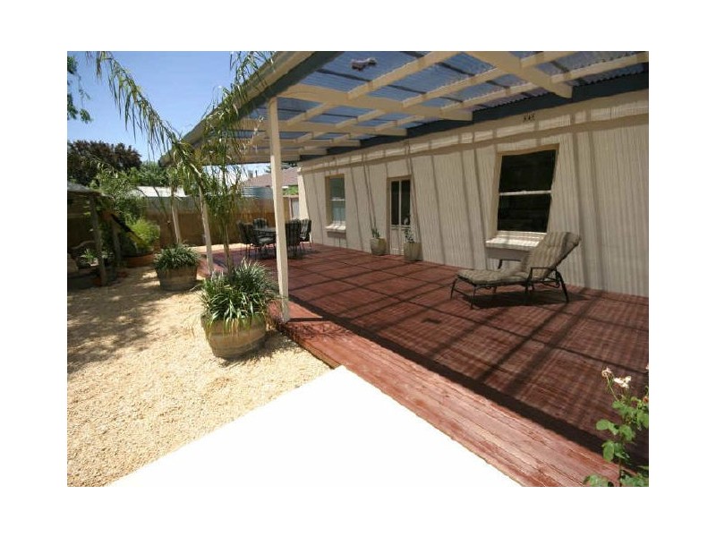 27 Fourth Street, Nuriootpa SA 5355