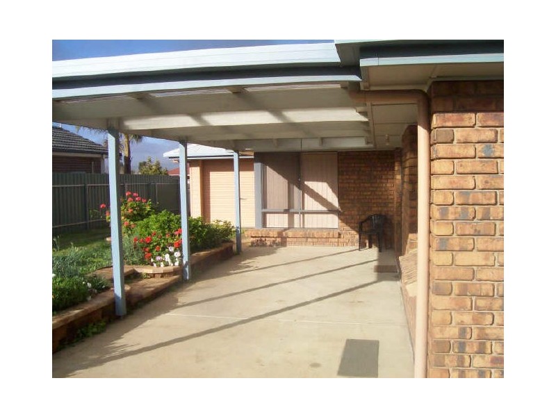 10 Crimson Court, Roseworthy SA 5371