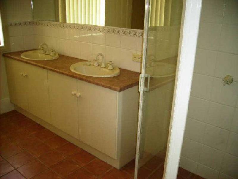 12 McLean Street, Berri SA 5343