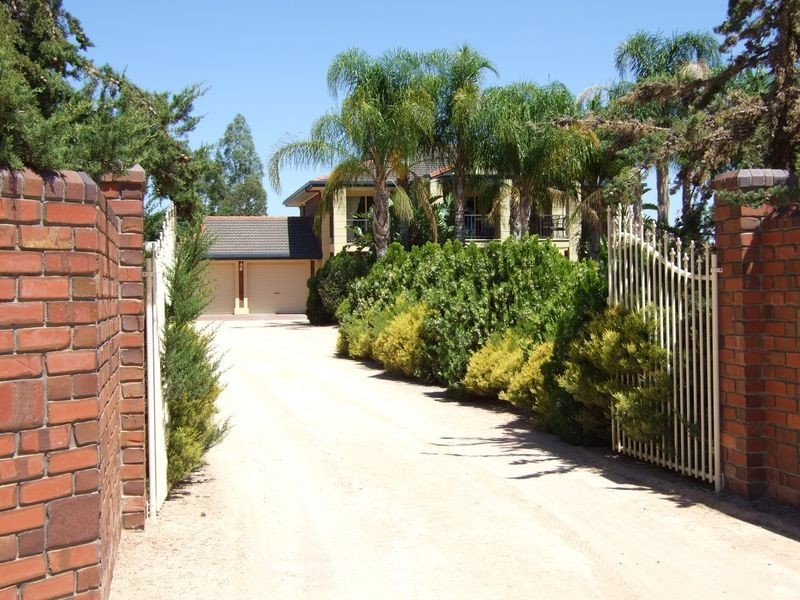 Old Sturt Highway, Berri SA 5343