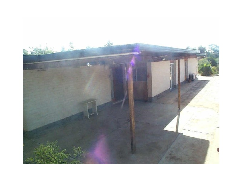 1 DERRICK, Berri SA 5343