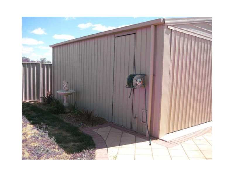 11 Flinders Street, Renmark SA 5341