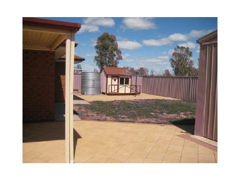 11 Flinders Street, Renmark SA 5341